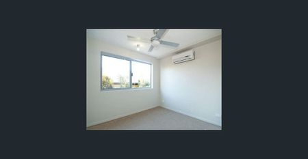 Positioned in the Avenues – Walk to Everything - Photo 3