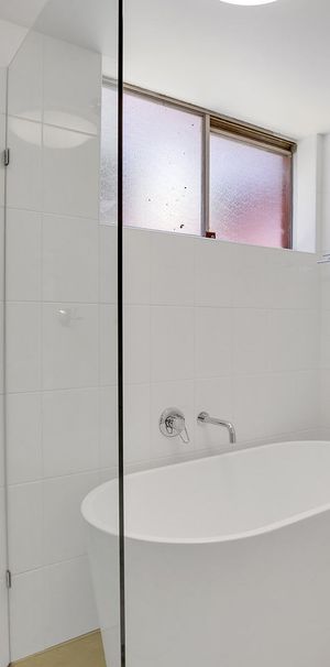 2 Bedroom apartment in fabulous location! - Photo 1