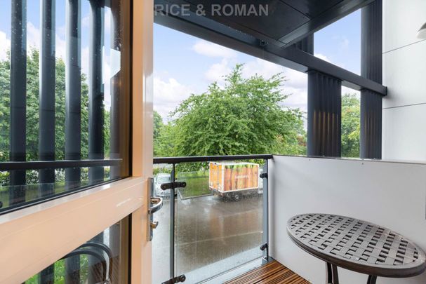 2 Bedroom Apartment, The Clockhouse – Guildford - Photo 1