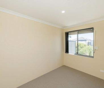 Modern Easy Maintenance Family Home - Photo 4