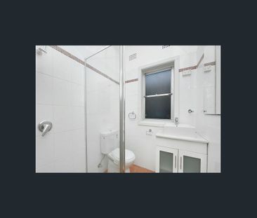 Renovated home in convenient location - Photo 5