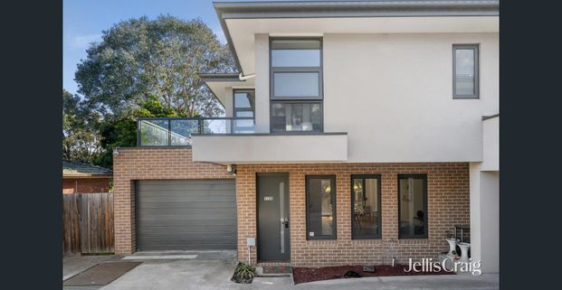 Stylish Sophistication with Park Views - Photo 1