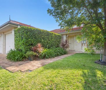 Beautifully Updated Three-Bedroom Home in a Prime Location! - Photo 2