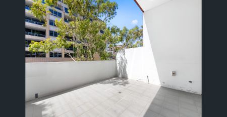 Large one bedroom with oversized study - Photo 3