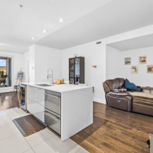 Perle rare au coeur de la Petite-Italie! Dispo 1er déc. 2025 - Photo 2