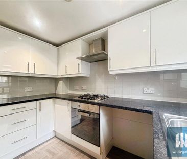 3 bedroom terraced house to rent - Photo 2