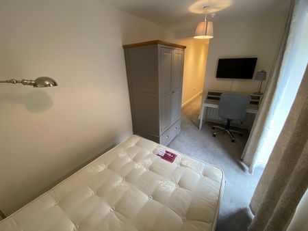 4 Bed Student Accommodation - Photo 2