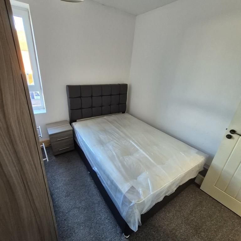 1 bedroom in a house share to rent - Photo 1