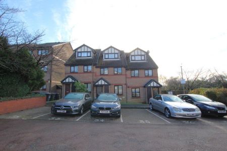 1 bedroom ground floor maisonette to rent - Photo 4