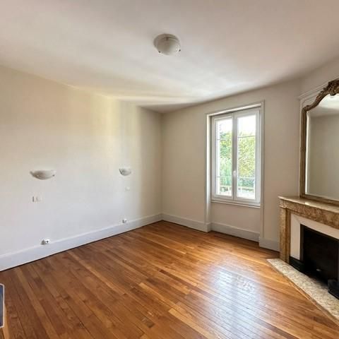 Location Appartement 5 pièces 121m² MACON 71000 - Photo 1