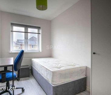 Regis Park Road, Reading, Berkshire, RG6 - Photo 4