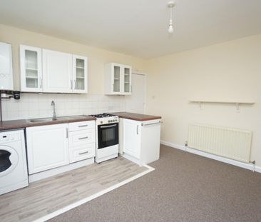 1 bedroom Flat To Let - Photo 2