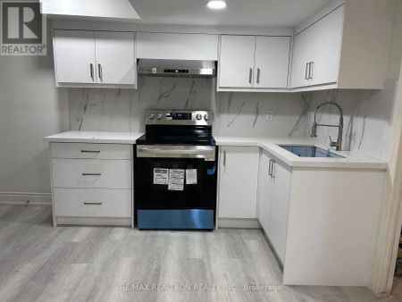 39 WATERTON CRESCENT - Photo 3