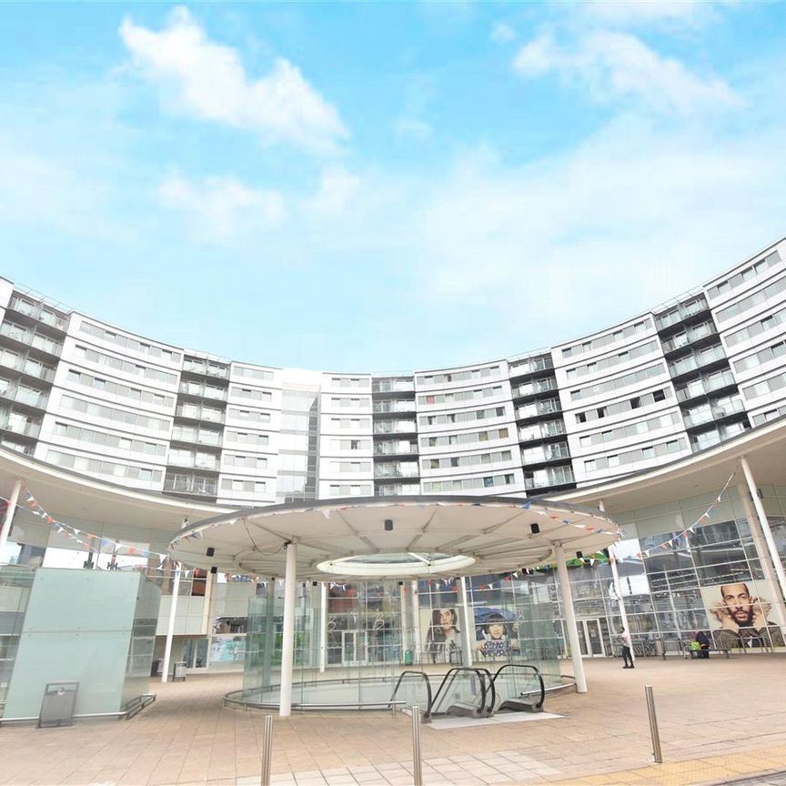 Prince Regent Road, Hounslow, Middlesex, TW3 - Photo 1