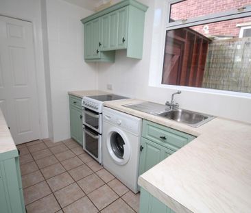 3 bedroom semi-detached house to rent - Photo 6