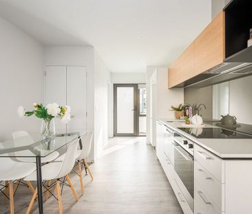Central city, low maintenance townhouse - Photo 1
