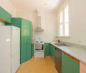 Cozy 3-Bedroom Home with Sleepout, Close to the Beach - Available J... - Photo 3