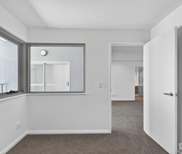 Modern 2x2 Apartment in the heart of Subiaco - Photo 6