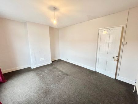 Eastbourne Gate, Taunton, Somerset - Photo 2