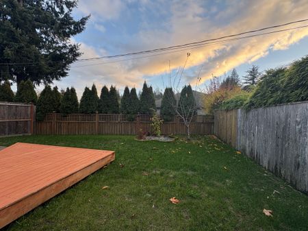 Cozy 3 bedroom, 2.5 bath in Chemainus - Photo 3