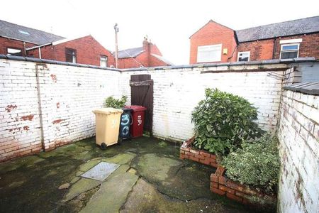 Charles Street, Farnworth, BL4 - Photo 5