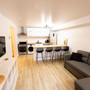 3 1/2 Neuf, meublé et tout inclus, secteur de l'aéroport - Photo 2