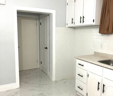 For Lease - 9A Winfield Avenue Unit# Lower level, Toronto, Ontario - Photo 6