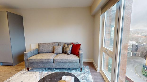 3 bedroom flat to rent - Photo 1
