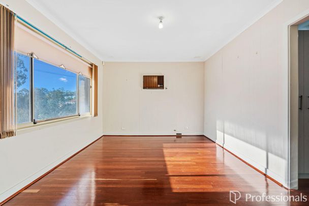 NEAT AS A PIN & IN GREAT HANDY LOCATION! - Photo 1