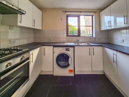 Lawrence Moorings, CM21, Sawbridgeworth - Photo 3