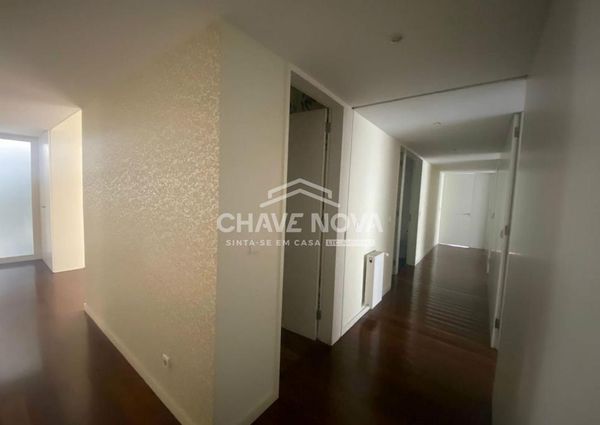 Apartamento T5 em Porto