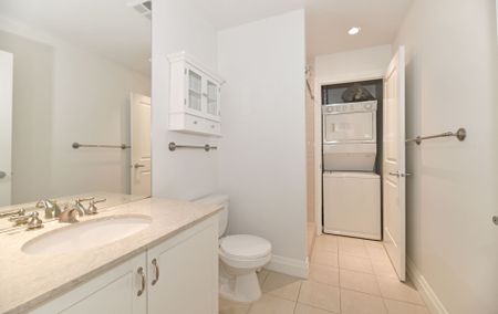 For Lease - 25 Scrivener Square Unit# 404, Toronto, Ontario - Photo 2