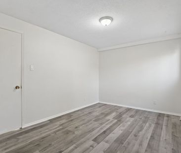 For Lease - 49 Sumac Street Unit# 10, Beacon Hill North - South and... - Photo 4