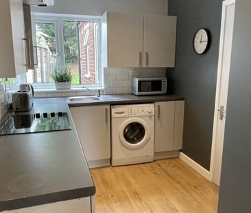 1 bedroom in a house share to rent - Photo 5