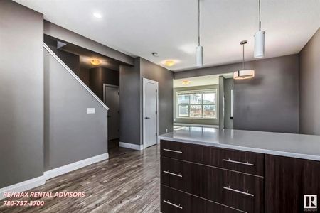 UPPER 73 Hudson Cove - Photo 4