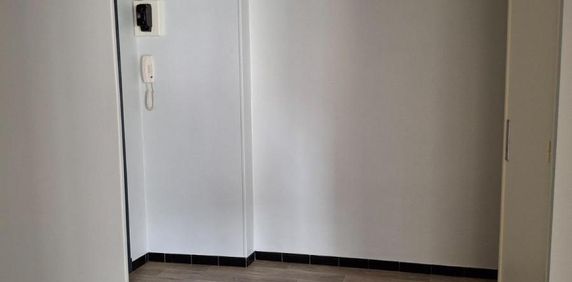 Appartement F1 bis, en très bon état locatif (Proche Centre VICHY & Lycées) - Photo 2