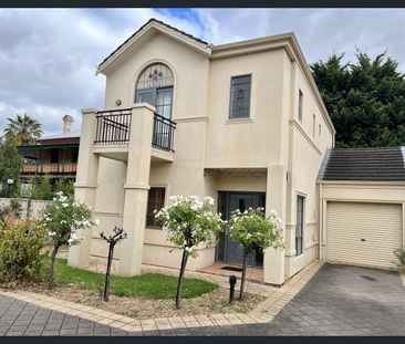 Classic Styled Townhome - Photo 5
