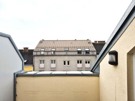 Pillweinstraße, sonnige und ruhig gelegene Dachgeschosswohnung mit 76 m2 plus Terrasse im 4.OG mit Lift, 3 Zimmer - Photo 3
