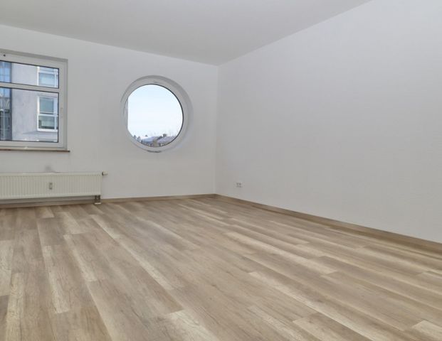 2-Raum Wohnung • Aufzug • individuell • Schloßchemnitz • Einbauküche • bald wieder frei ! - Foto 1