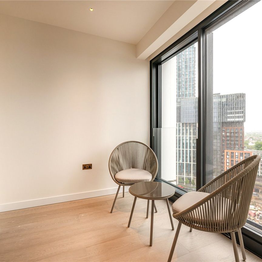 Modern One-Bedroom Apartment – River Park Tower, Nine Elms - Photo 1