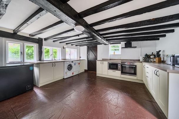 4 bedroom detached house to rent - Photo 1