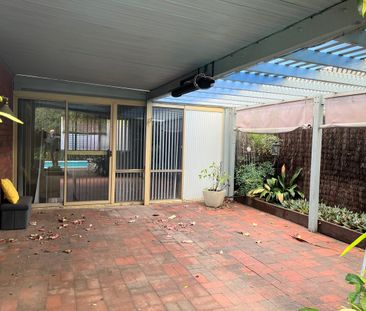 A Duncraig Classic with a Private Poolside Escape - Photo 6