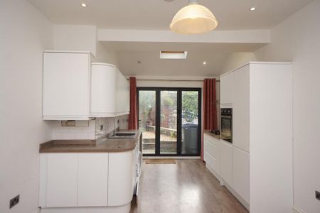 3 bedroom terraced house to rent - Photo 5