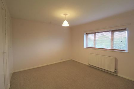 2 bedroom semi-detached house to rent - Photo 3