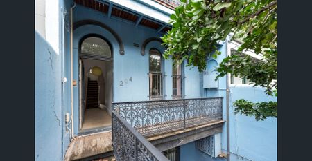 Spacious One Bedroom Flat - Photo 2