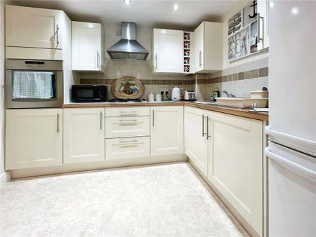 2 bedroom flat to rent - Photo 3