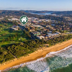 Perfectly positioned townhouse moments from the beach - Short Term Lease Until March 31st. - Photo 2