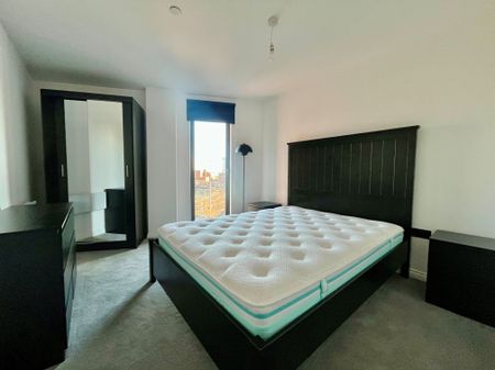 Whitehall Road, Leeds - Photo 3