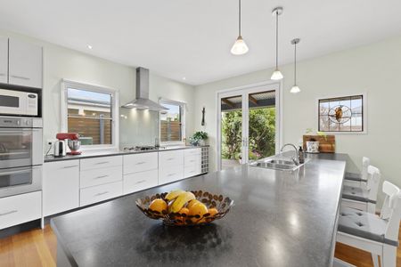 33 Cassels Road, Brunswick VIC 3056 - Photo 5