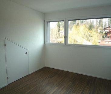 Topmoderne 3.5-Zimmer-Dachwohnung in Niederscherli - Photo 2